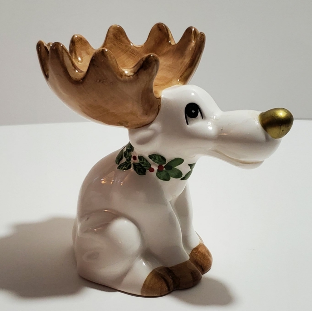 Vintage OCI Omnibus Christmas reindeer figurine.